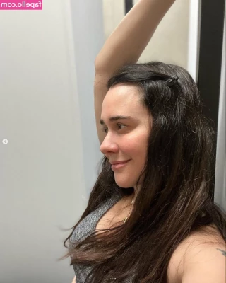 Alessandra Negrini [ alessandra-negrini ] - Do y’all want to see my lazy belly after breakfast and nonstop