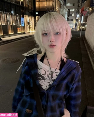 skr_u_ [ skr-u ] - More crossdressing Sissy Play