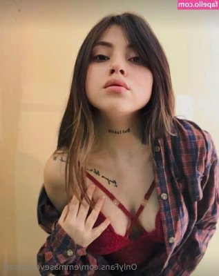 emmaseverinafree - I hope you like my 🍑, lets see where this leads, maybe this will