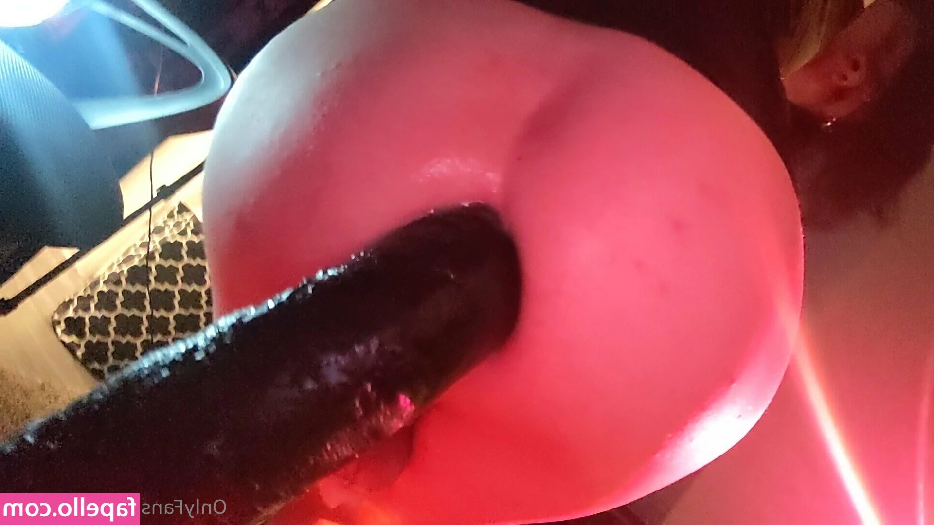 cutemilo - im online and horny… message me! ✌️