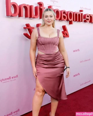Iskra Lawrence [ iskra-lawrence ] - This is the sexiest cosplay I ve done  I still have it  but not sure