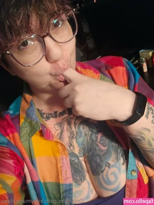 kittymaykillyou - Messy mirror selfies