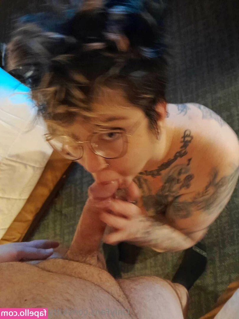 kittymaykillyou - Crazy with my strawberries 🍓