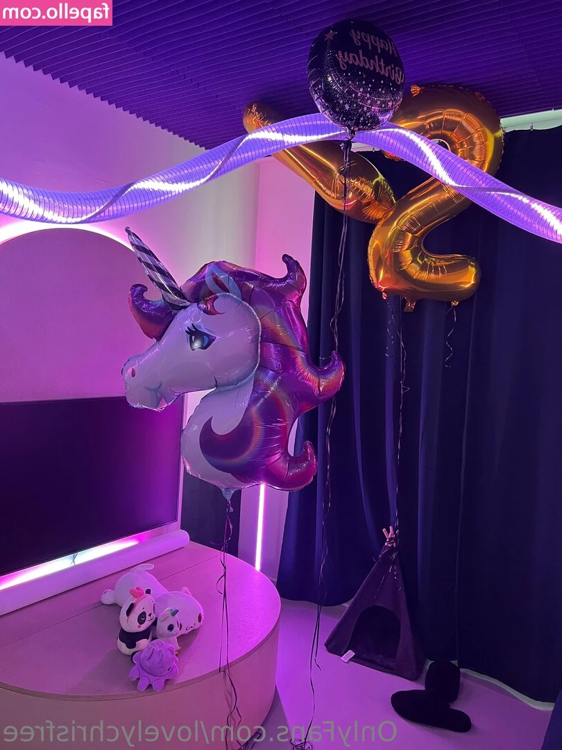 lovelychrisfree - Are you guys craving a hot girl next door with a beautiful long