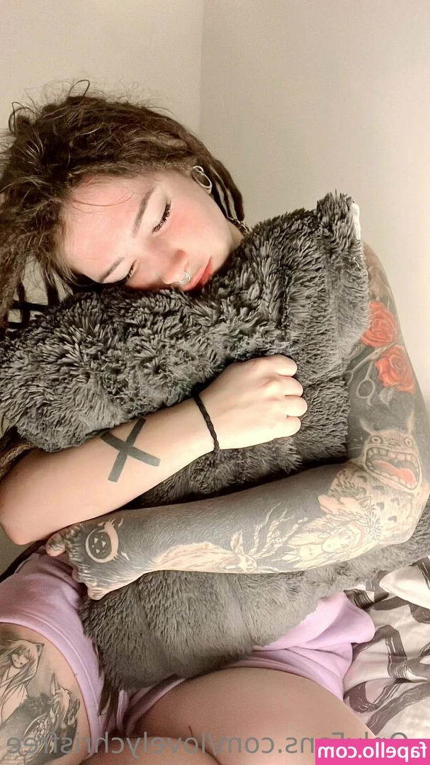 lovelychrisfree - You haven t seen what you like on my page  You can get custom content