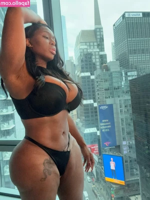 tssexykayla - Getting some sun ☀️ tssexykayla - Getting some sun ☀️