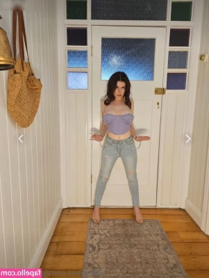 Jade Blair [ jade-blair ] - Ghost slapping his big cock  Are you going to let me slap it on your