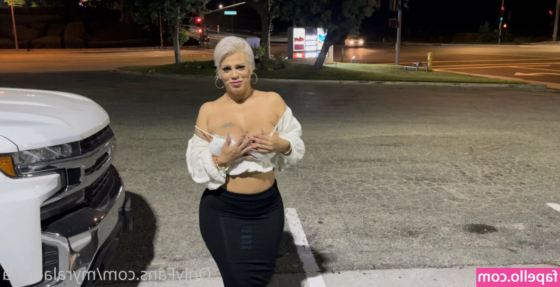 Myralachula - happy sexy Saturday, babe 💕✨ let’s get into some trouble today