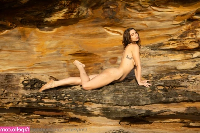 modeladventurerfree [ modeladventurerfree-1 ] - On my way to work. Getting dirty feet again.