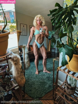 camilacurvez - New full shoot tomorrow darlings 😏🖤