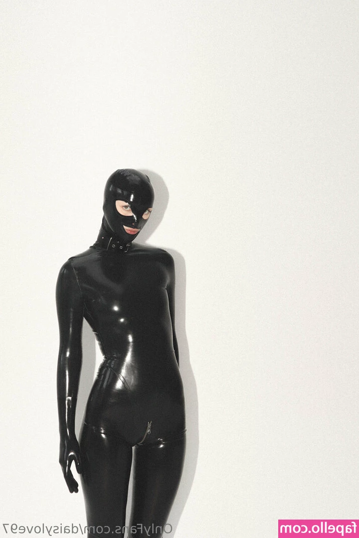 DaisyLove97 - A cow with small tits has the best milk bruh 😤