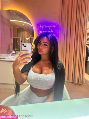 kellllx - https://onlyfans.com/710939594/victorialilyx