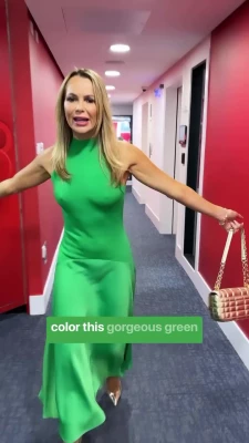 Amanda Holden [ amanda-holden-1 ] - Just enjoying the vibe💋 the💦a the 👀👀👀 wanna join?