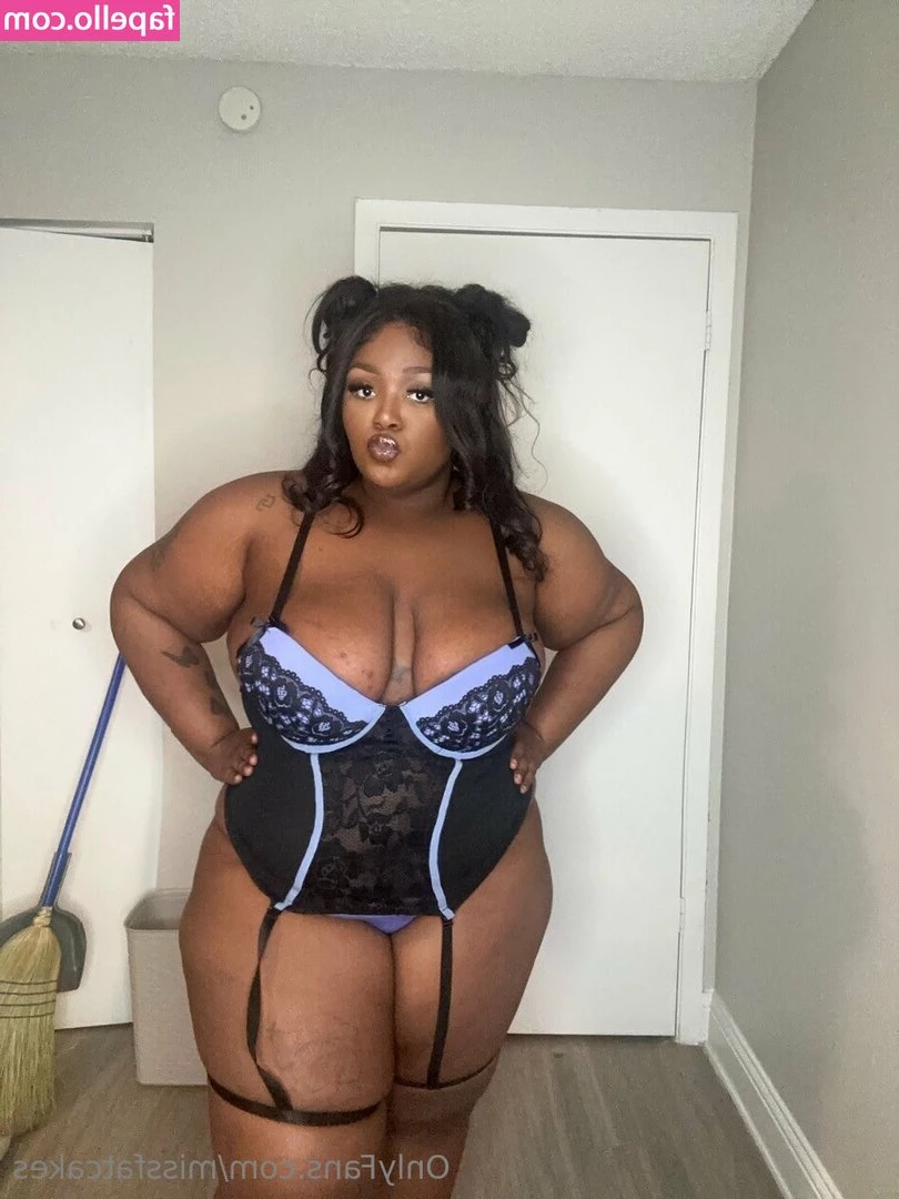 missfatcakes - Good morning    streamingoutfit