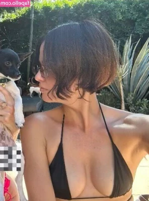 Shelley Hennig [ shelley-hennig ] - A True Hotwife Needs Servicing Around the Clock ;) Isn't That Right,