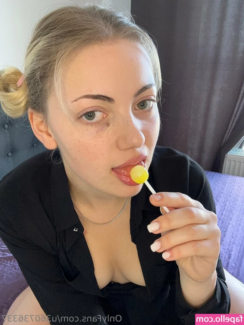 angellinaa - 🚨SPICY LIVE IN 15 MIN🚨