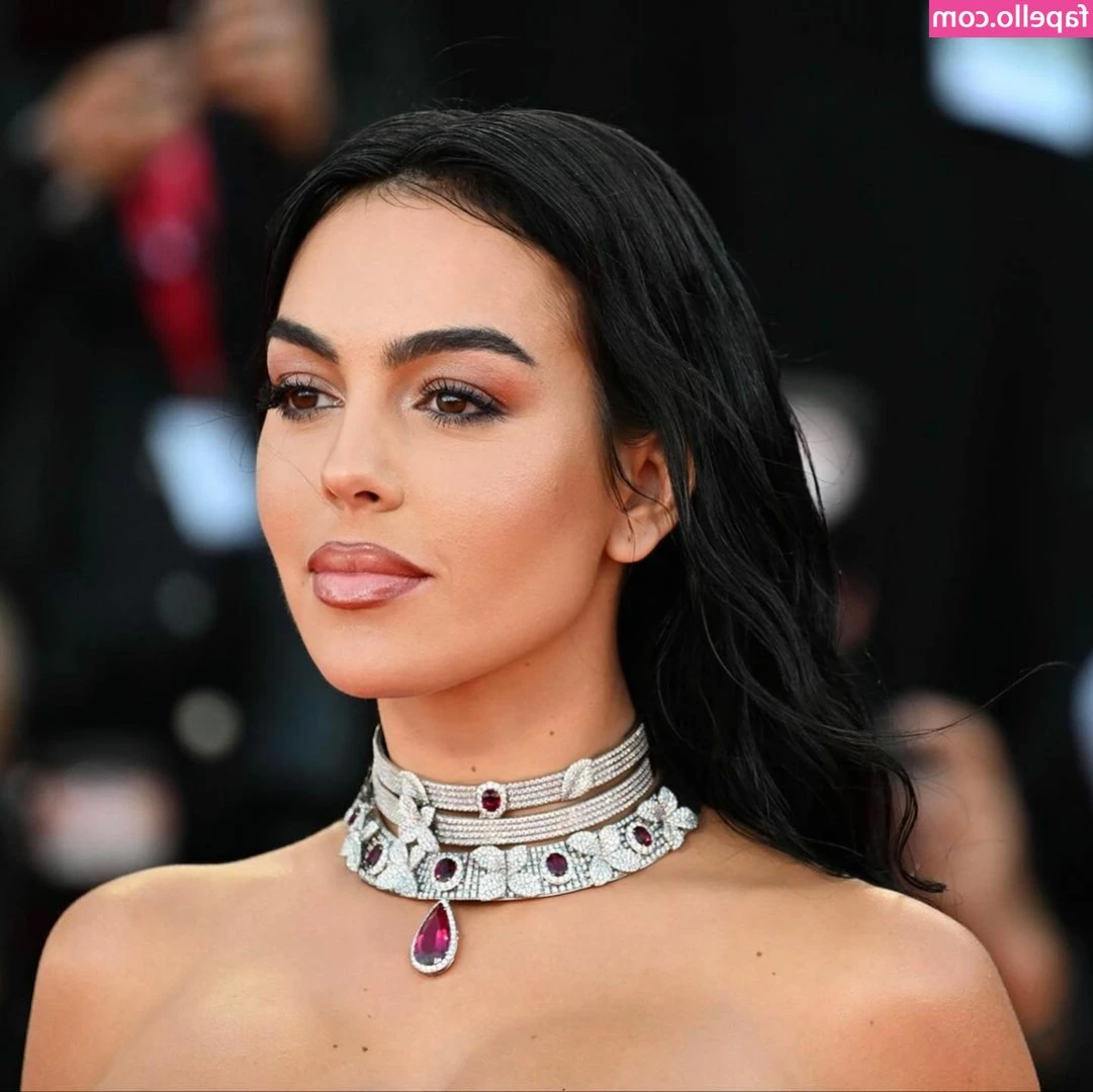 Georgina Rodriguez [ georgina-rodriguez ] - Wrecking my ass over the bathtub. got super rough with my pp x33