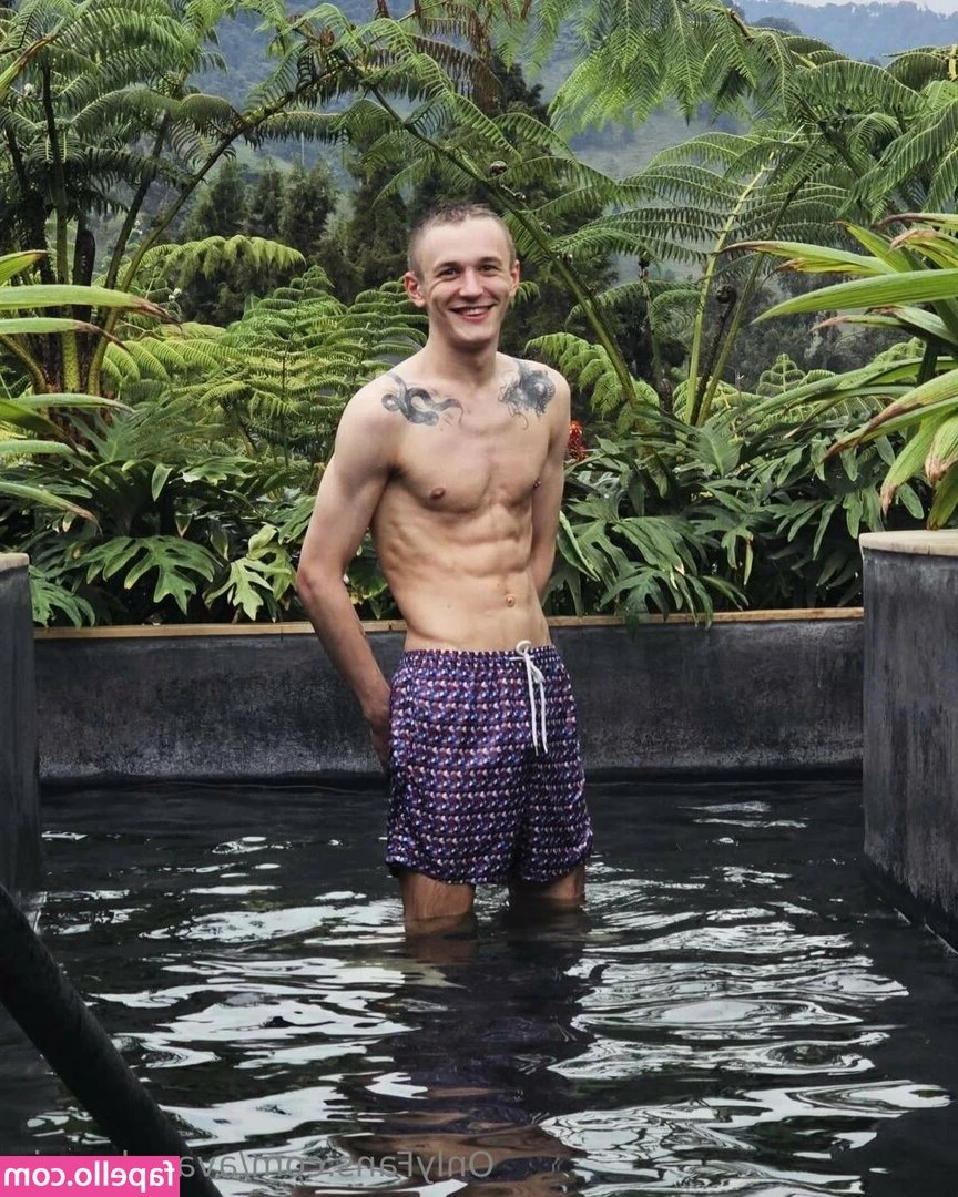 avanphoenix - Morning  I hope your Thirsty Thursday treats you well