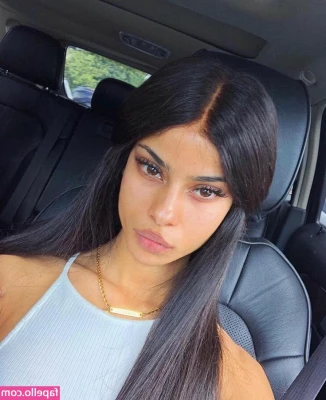 lemybeauty [ lemybeauty-2 ] - twerking and jiggling this big ass in tiny shorts. pawg, milf,