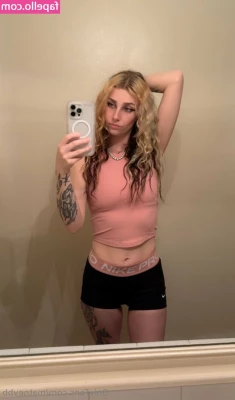 matneybb - 3 pix   Would you let me out, or keep me locked up? 😏