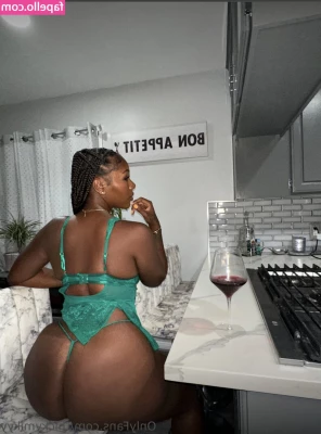 Thickymikyy - back to back sets? oops something casual while I get ready for class