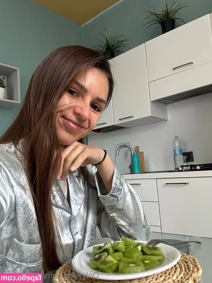 silvia_love [ silvia-love ] - Did this bottle of salad dressing shrink? Or did I just grow HUGE?!