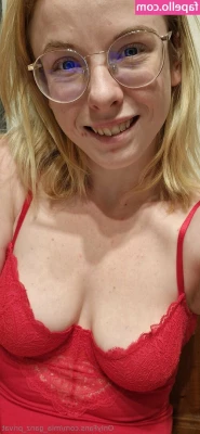 mia_ganz_privat [ mia-ganz-privat ] - Would you enjoy having this view when you came home from work?🍑 