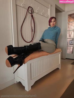 viktoriasway - After this run  you wanna help mamma stretch it out   don t worry I