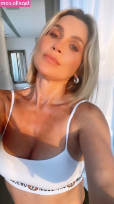 Flávia Alessandra [ flvia-alessandra ] - Soft  get it hard for me
