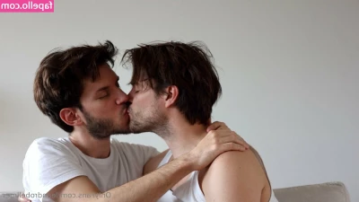 leandrobellmer - Hiding a few things