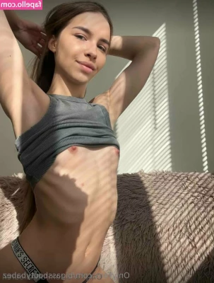 bigassbootybabez [ bigassbootybabez-2 ] - Mám prostě ráda, vysoké kozačky a lesklé oblečky, prostě to