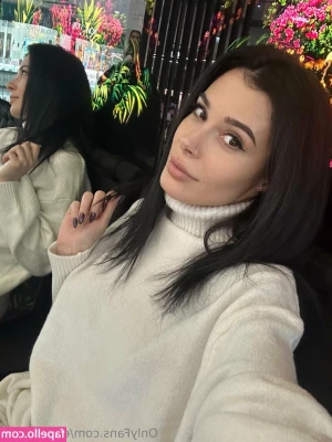 ella_malina [ ella-malina ] - Shall I go live tonight