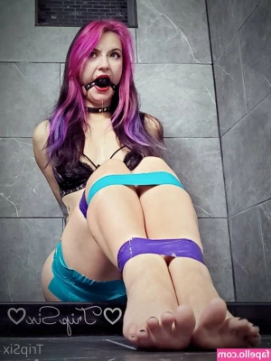 tripsixclips - mmmmm cum on this holes, im so slutty in this morning