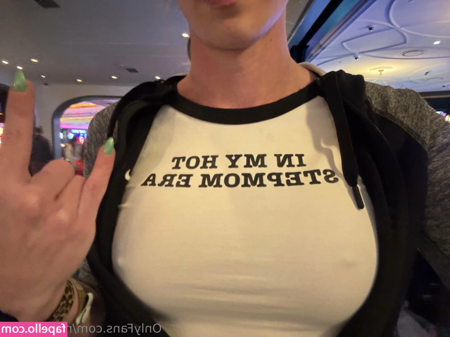 nikkivicious - Hove you seen my Foursome with the amazing @mooreerinxxx DM me if you