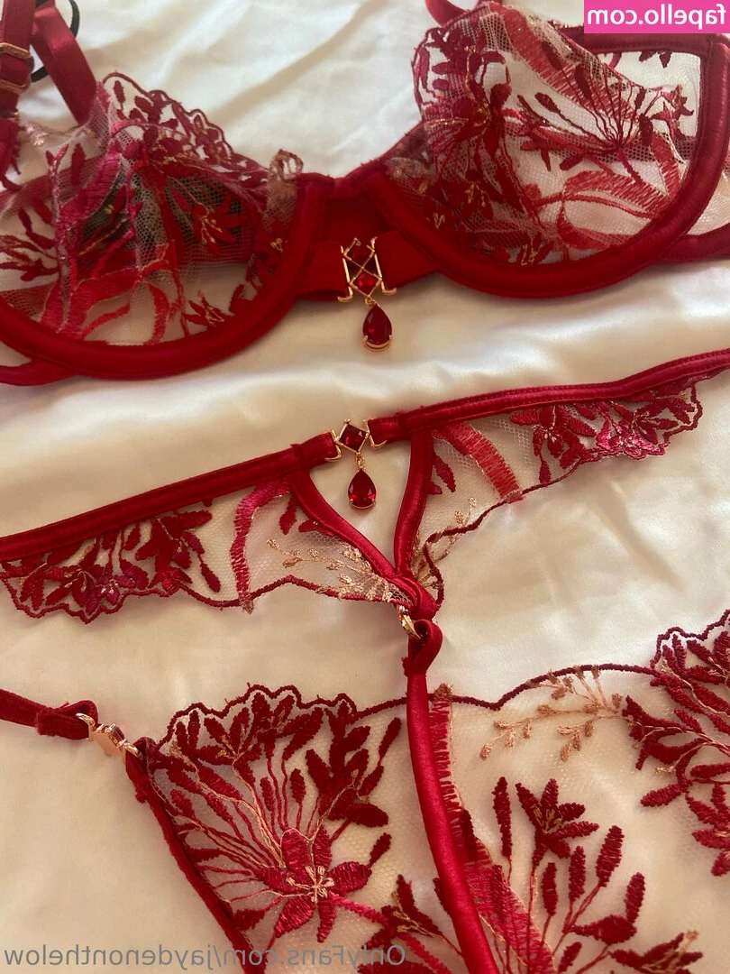 jaydenonthelow - Here s me all relaxed before shooting my unshaved content last night 