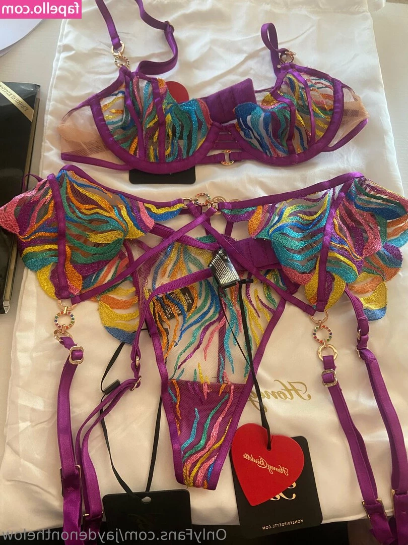 jaydenonthelow - Find out what happened when I wore a bra in public: