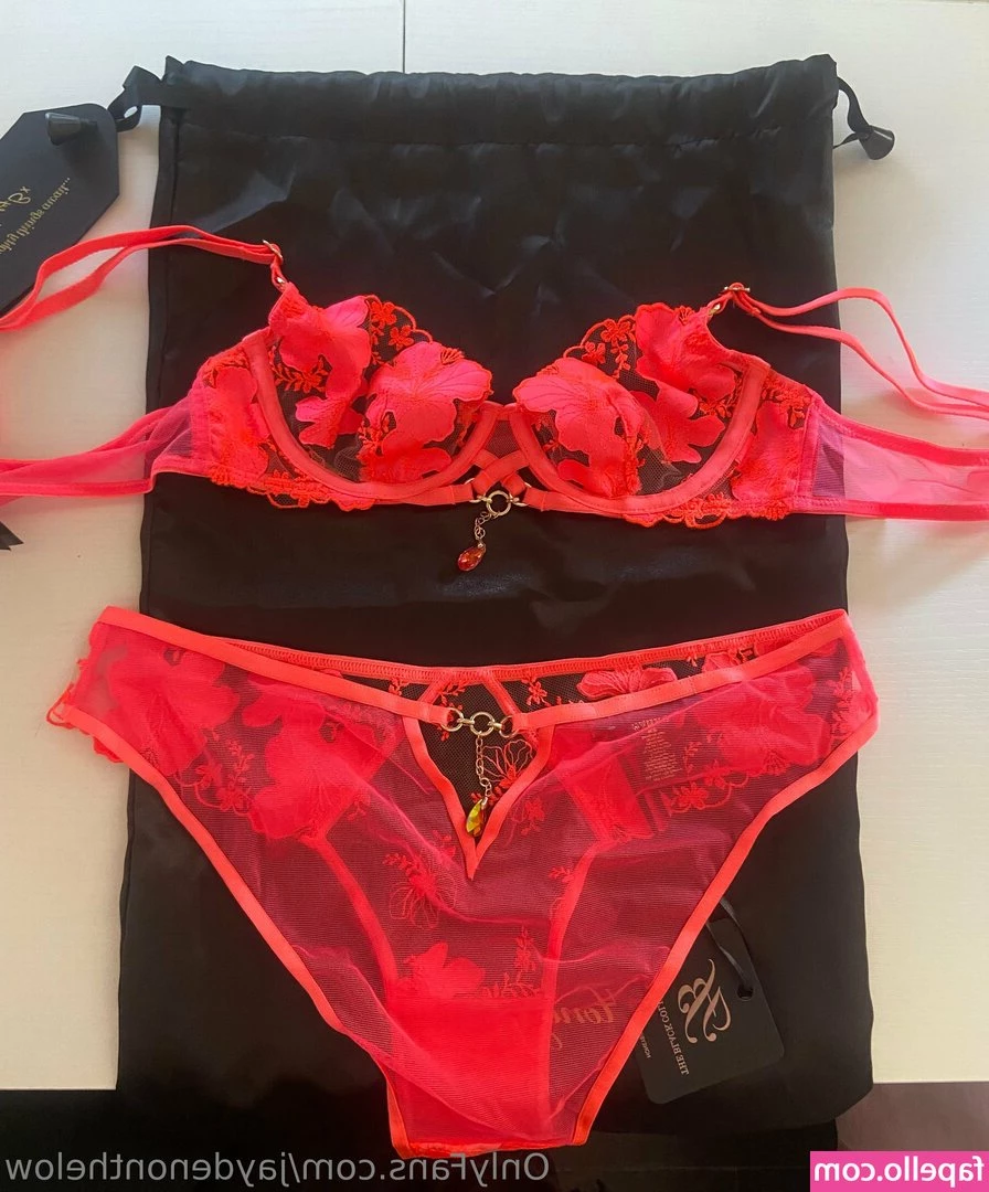 jaydenonthelow - I'm starting a podcast really soon!!!!! If you want to stay updated