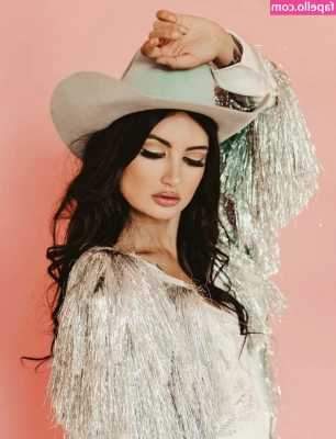 Kacey Musgraves [ kacey-musgraves ] - I love this weather