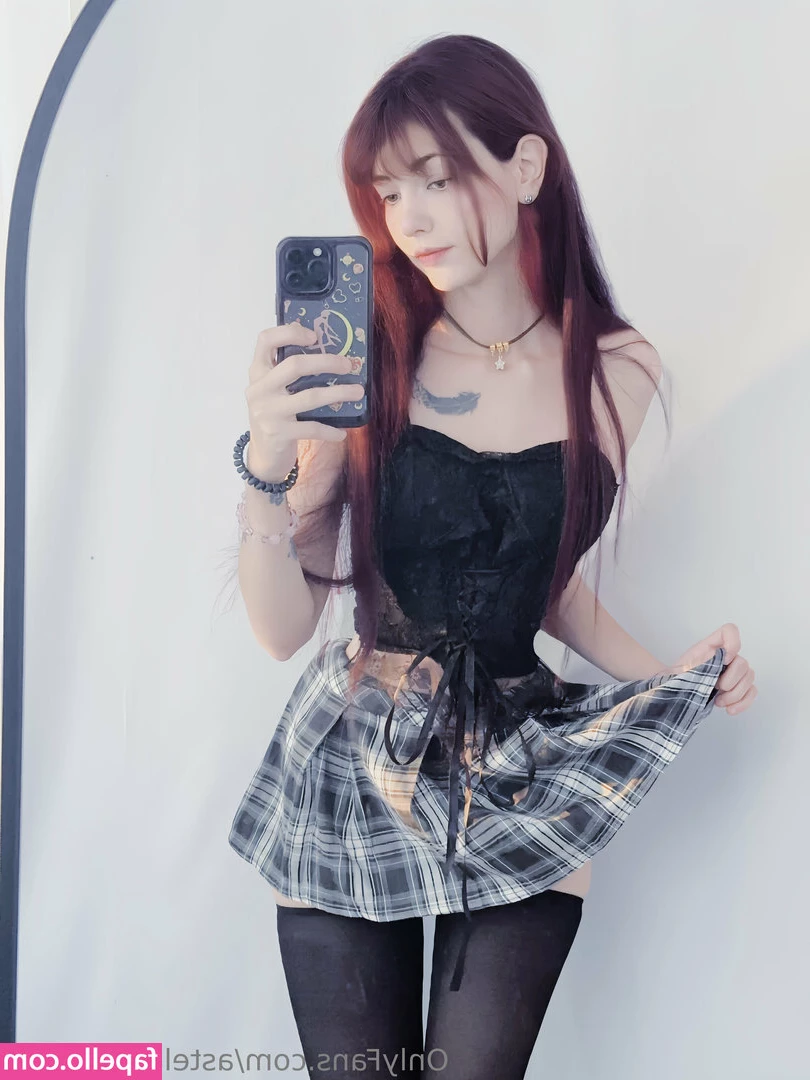 astela_chanfree [ astela-chanfree ] - Locktober Day 10hii 💦 after being locked up for 10 days i finally