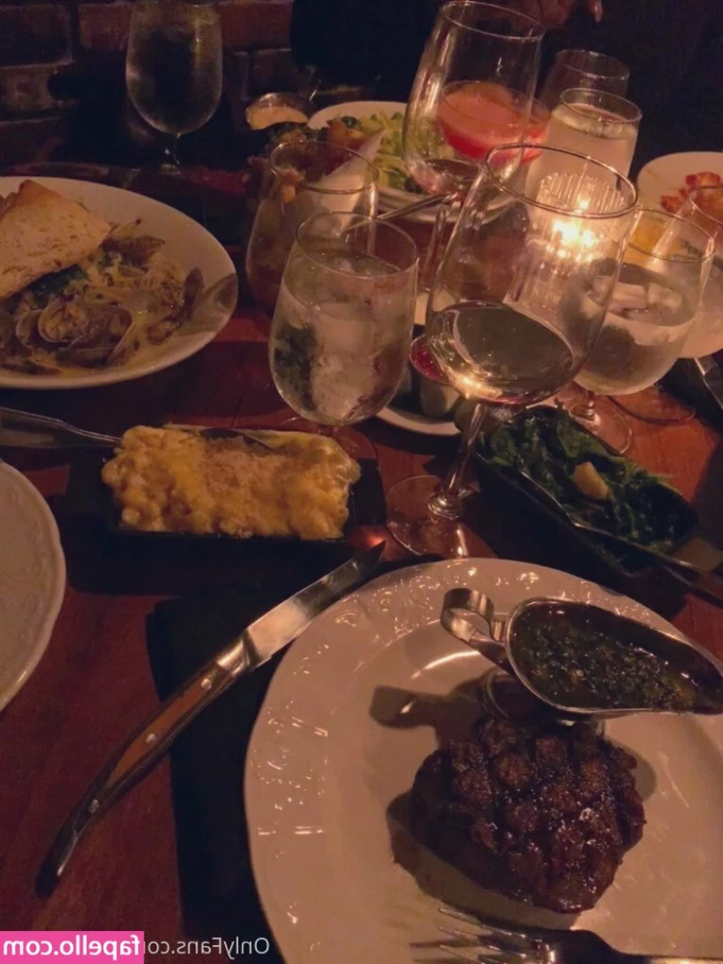 torothadon - Playing with the mirror