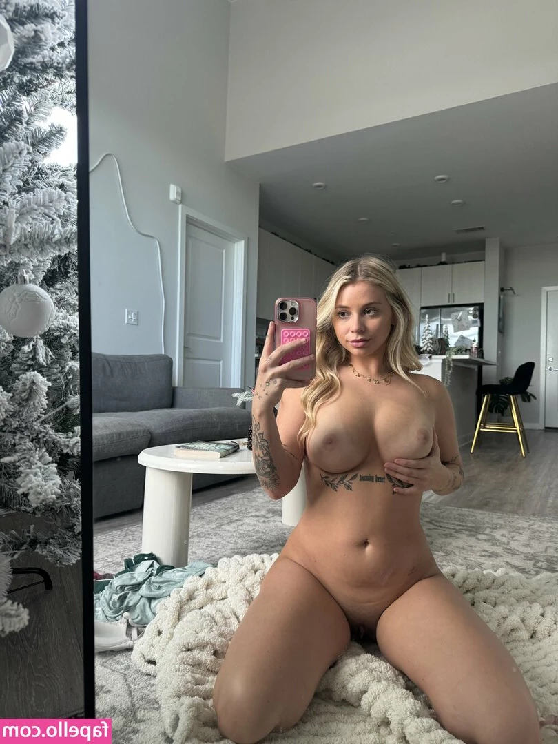 Willow Clark [ willow-clark-3 ] - Stretching my pussy with my huge banana dildo  Watch my pussy get so