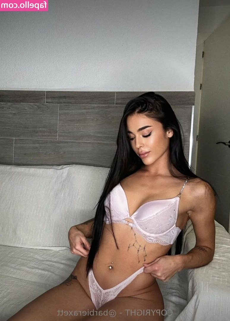 barbieraxett [ barbieraxett-1 ] - So hot today i needed to get hydrated 🥵