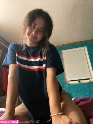 mommysapphiree - I get a lot requests for photos of my ass and my feet, hope this