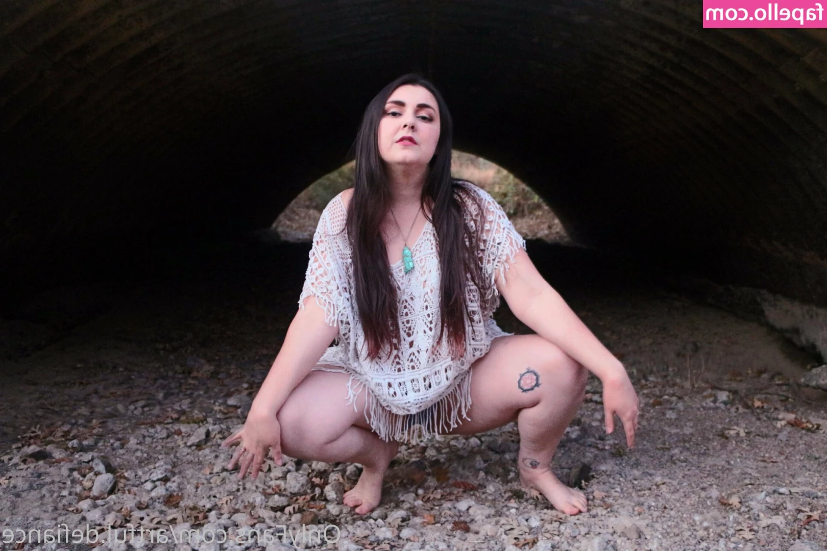 artful.defiance [ artful-defiance ] - Are you just going to stare and watch daddy? 💦😏