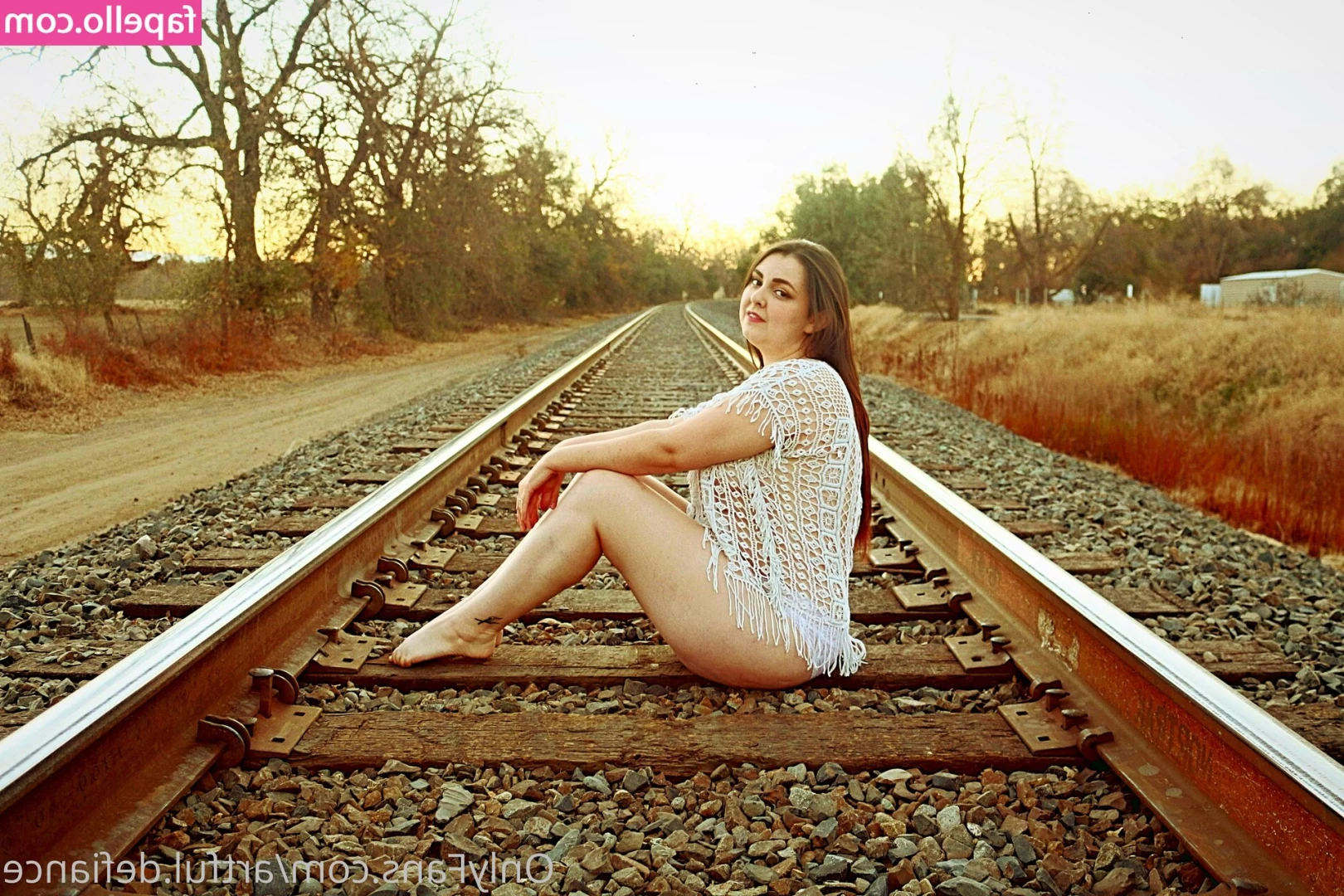 artful.defiance [ artful-defiance ] - Why won t you DM me to have some fun  Pouty piglet