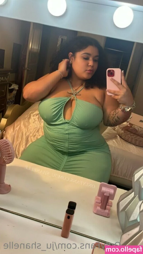 ju_shanelle [ ju-shanelle ] - Testing something out tech support just got hotter