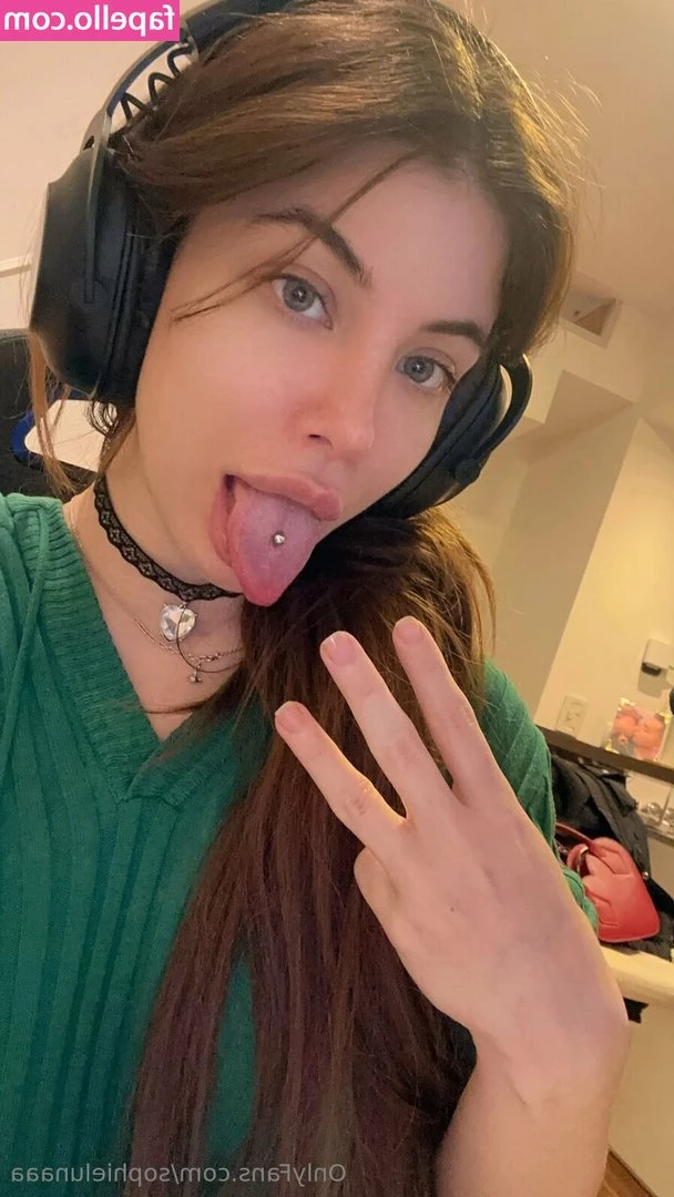 Sophielunaaa [ sophielunaaa-1 ] - Another month in the top 4 percent   I love y all