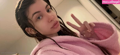 Sophielunaaa [ sophielunaaa-1 ] - I filmed some juicy vids with my new ring light for y all while I m