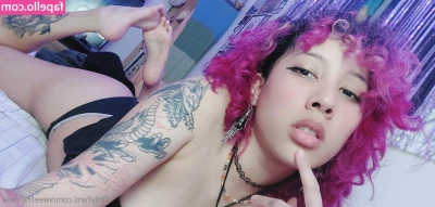 sweetnemeia - A new post with some brand new pics and green toenails  Spoiler 