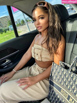 beatrixblu - Swipe for titties